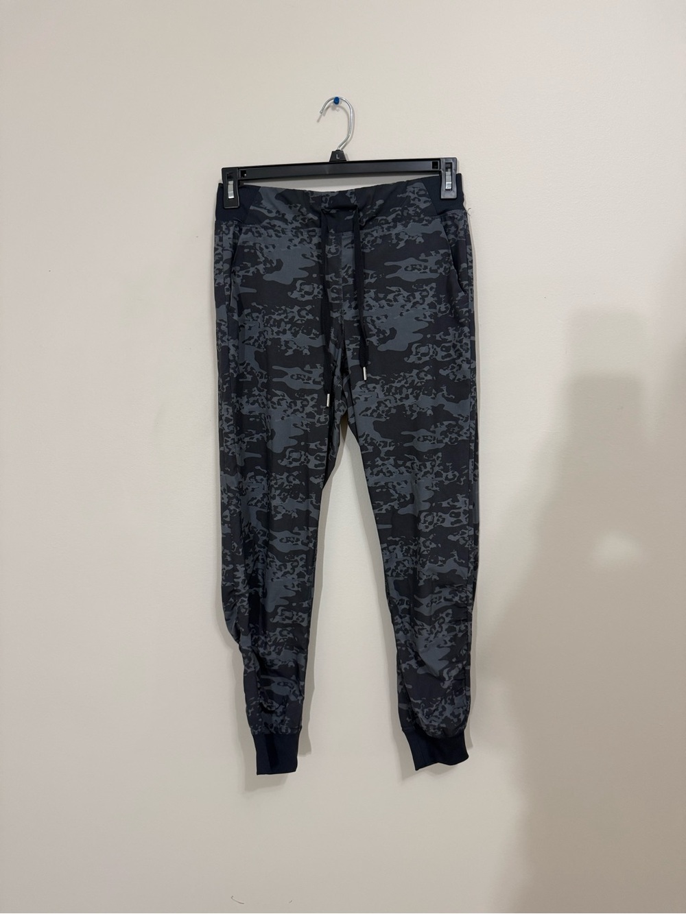 Calvin Klein Performance Pants Womens Size Small Gray Camo Stretch Joggers EUC